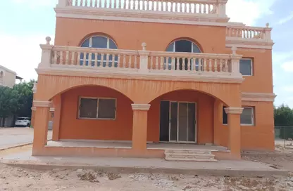 فيلا - 6 غرف نوم - 4 حمامات للبيع في ستيلا هليوبوليس - طريق مصر إسماعيلية الصحراوي - القاهرة