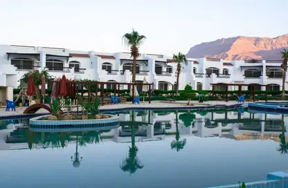 Chalet - 3 Bedrooms - 2 Bathrooms for sale in Louly Beach Resort - Al Ain Al Sokhna - Suez