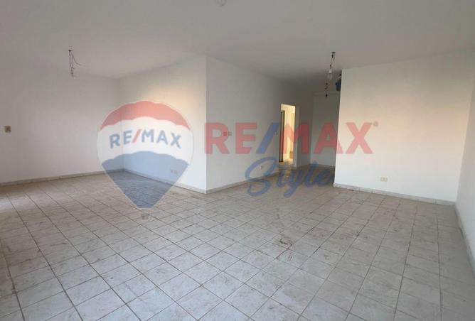 8009444 - Property Image 3
