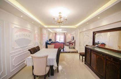 Apartment - 3 Bedrooms - 2 Bathrooms for rent in Camp Chezar - Hay Wasat - Alexandria