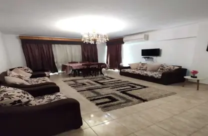 Apartment - 2 Bedrooms - 1 Bathroom for rent in Al Rehab - New Cairo City - Cairo