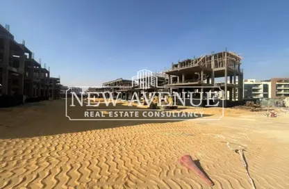Townhouse - 4 Bedrooms - 5 Bathrooms for sale in Eastshire compound - 5th Settlement Compounds - The 5th Settlement - New Cairo City - Cairo
