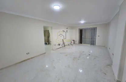 Apartment - 3 Bedrooms - 3 Bathrooms for rent in 10th Sector - Zahraa El Maadi - Hay El Maadi - Cairo