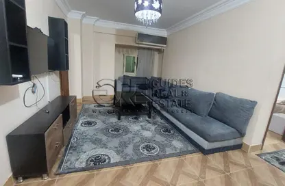 Apartment - 2 Bedrooms - 1 Bathroom for rent in Brazil St. - Zamalek - Cairo