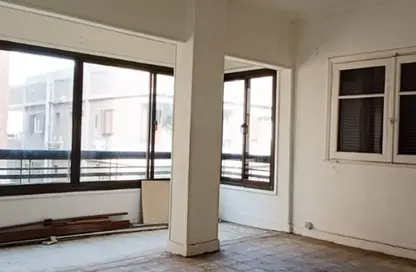 شقة - 4 غرف نوم - 1 حمام للايجار في شارع الميرغني - ارض الجولف - مصر الجديدة - القاهرة