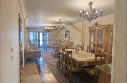 شقة - 3 غرف نوم - 2 حمامات للبيع في شارع رشدي - رشدي - حي شرق - الاسكندرية