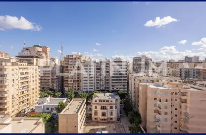 شقة - 3 غرف نوم - 2 حمامات للبيع في شارع شاكر الخياط - جليم - حي شرق - الاسكندرية