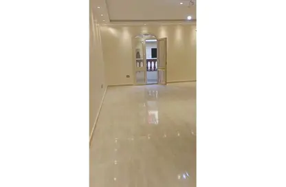Apartment - 3 Bedrooms - 2 Bathrooms for rent in 16th District - Sheikh Zayed City - Giza