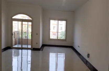 Apartment - 4 Bedrooms - 2 Bathrooms for sale in Area E - Ganoob El Acadimia - New Cairo City - Cairo
