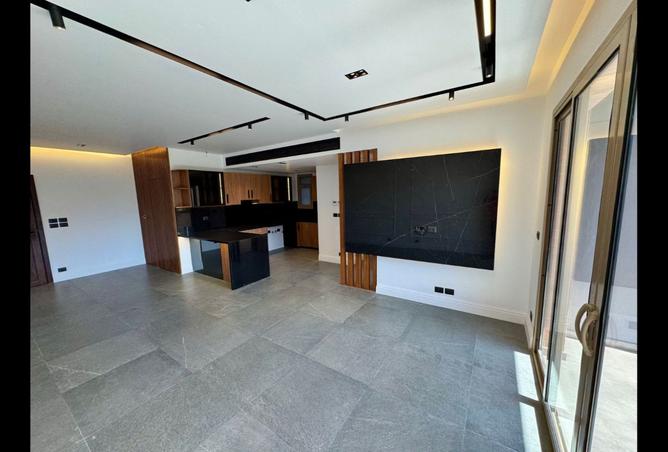 8027813 - Property Image 3