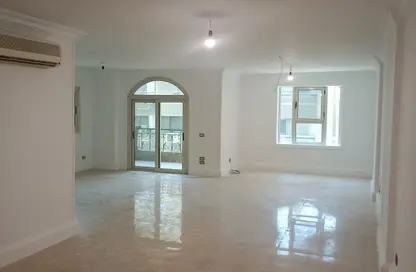 مساحات مكتبية - استوديو - 2 حمامات للايجار في شارع لبنان - المهندسين - الجيزة