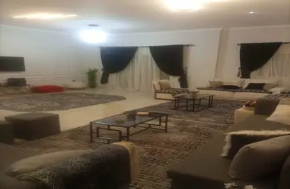 منزل مزدوج - 8 غرف نوم - 6 حمامات للبيع في فرست هايتس - محور 26 يوليو - مدينة 6 أكتوبر - الجيزة