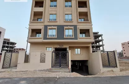 Apartment - 2 Bedrooms - 1 Bathroom for sale in Bait Alwatan - The 5th Settlement - New Cairo City - Cairo