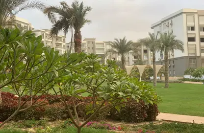 Apartment - 2 Bedrooms - 2 Bathrooms for sale in Hyde Park - New Cairo City - Cairo