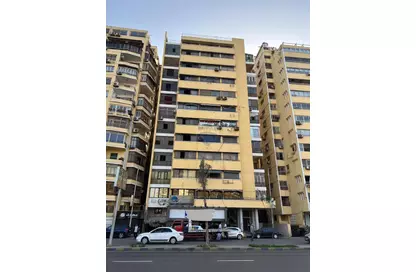 بناية كاملة - استوديو للبيع في شارع النيل - جمال عبد الناصر - العجوزة - الجيزة