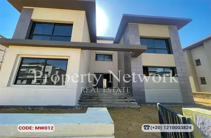 Villa - 5 Bedrooms - 4 Bathrooms for sale in Swan Lake Residence - 5th Settlement Compounds - The 5th Settlement - New Cairo City - Cairo