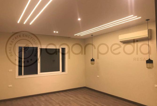 8327451 - Property Image 2