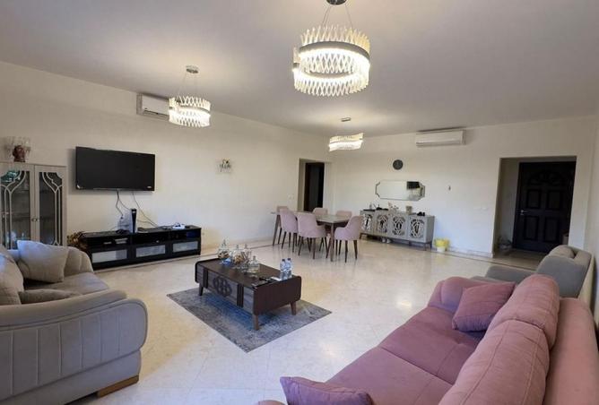 8221848 - Property Image 2