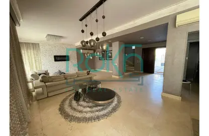 فيلا - 3 غرف نوم - 4 حمامات للبيع في رويال سيتي - كمبوندات الشيخ زايد - الشيخ زايد - الجيزة