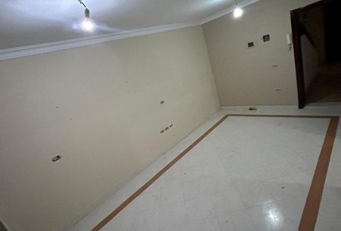 8180904 - Property Image 2