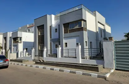 Villa - 5 Bedrooms - 5 Bathrooms for rent in El Koronfel - The 5th Settlement - New Cairo City - Cairo