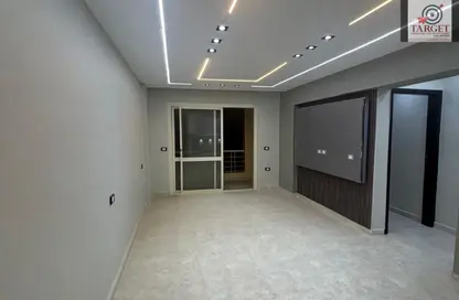 Apartment - 2 Bedrooms - 1 Bathroom for sale in Degla Palms - Al Wahat Road - 6 October City - Giza