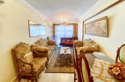 Apartment - 2 Bedrooms - 1 Bathroom for sale in Zezenia - Hay Sharq - Alexandria