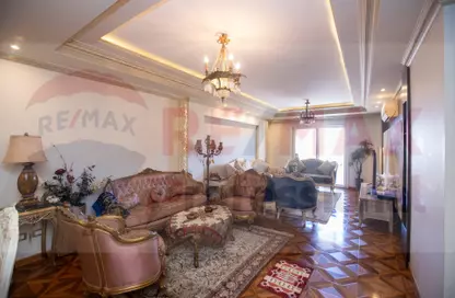 Apartment - 3 Bedrooms - 3 Bathrooms for sale in Shaarawy St. - Laurent - Hay Sharq - Alexandria