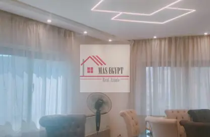 شقة - 3 غرف نوم - 2 حمامات للايجار في شارع شهاب - المهندسين - الجيزة