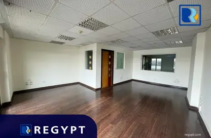 طابق كامل - استوديو - 5 حمامات للايجار في شارع كورنيش النيل - المعادي - حي المعادي - القاهرة