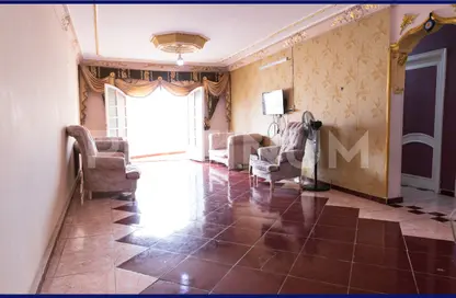 Apartment - 3 Bedrooms - 2 Bathrooms for sale in Doctor Helmy Bahgat Badawi St. - Sporting - Hay Sharq - Alexandria