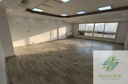 نصف طابق - استوديو - 3 حمامات للايجار في شارع عباس العقاد - المنطقة الأولى - مدينة نصر - القاهرة