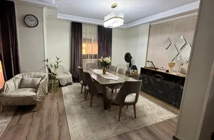 Apartment - 3 Bedrooms - 2 Bathrooms for sale in 8th District - Sheikh Zayed City - Giza
