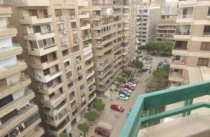 شقة - 3 غرف نوم - 2 حمامات للبيع في شارع هشام لبيب - المنطقة الثامنة - مدينة نصر - القاهرة