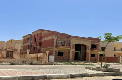 Villa for sale in Ninth Neighborhood - 3rd District East - Shorouk City - Cairo