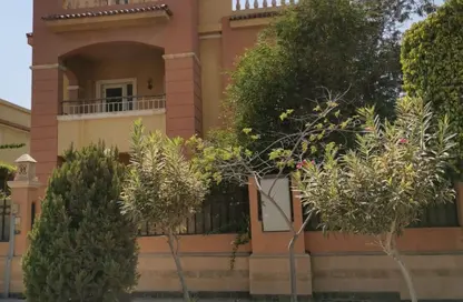 فيلا - 6 غرف نوم - 5 حمامات للايجار في شارع الجزيرة - المستثمرين الجنوبية - مدينة القاهرة الجديدة - القاهرة