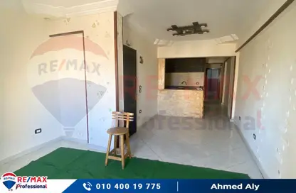 Apartment - 2 Bedrooms - 1 Bathroom for sale in Khalil Hamada St. - Miami - Hay Awal El Montazah - Alexandria