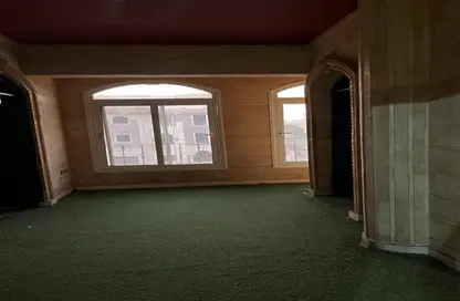 Apartment - 4 Bedrooms - 2 Bathrooms for rent in Doctor Ahmed Okasha St. - El Banafseg 6 - El Banafseg - New Cairo City - Cairo