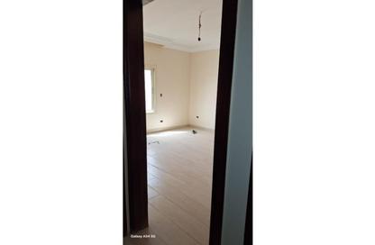 Apartment - 3 Bedrooms - 2 Bathrooms for rent in Zahraa Al Maadi St. - Degla - Hay El Maadi - Cairo