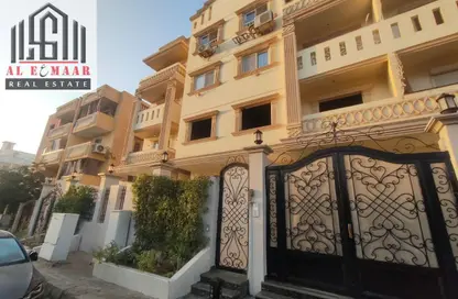 Apartment - 3 Bedrooms - 3 Bathrooms for sale in 16th District - Sheikh Zayed City - Giza