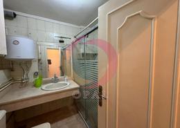 شقة - 3 غرف نوم - 1 حمام for للايجار in شارع نهضه مصر - الدقي - الجيزة