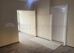 Apartment - 3 bedrooms - 3 bathrooms for للايجار in Nasir St. - Glim - Hay Sharq - Alexandria