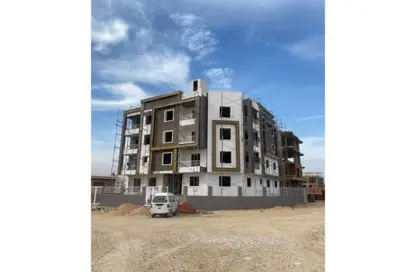 شقة - 3 غرف نوم - 2 حمامات للبيع في طريق بلبيس - خط 10 - الحي الثالث - مدينة العبور - القليوبية