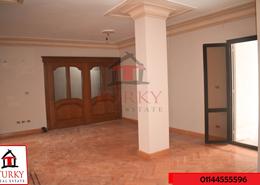 شقة - 4 غرف نوم for للبيع in شارع الاقبال - لوران - حي شرق - الاسكندرية