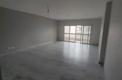 Apartment - 3 Bedrooms - 2 Bathrooms for rent in Zahraa El Maadi - Hay El Maadi - Cairo
