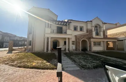Villa - 5 Bedrooms - 5 Bathrooms for sale in Divina Gardens - 3rd District West - Shorouk City - Cairo
