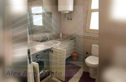 Apartment - 2 Bedrooms - 2 Bathrooms for rent in Smouha Square - Smouha - Hay Sharq - Alexandria
