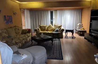 Duplex - 5 Bedrooms - 3 Bathrooms for sale in Morad  St. - Giza District - Ganoub El Giza - Giza