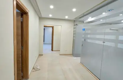 Office Space - Studio - 3 Bathrooms for rent in Zahraa Al Maadi St. - Degla - Hay El Maadi - Cairo