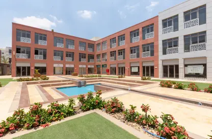 Clinic - Studio - 2 Bathrooms for sale in The Courtyard - 12th District - Sheikh Zayed City - Giza